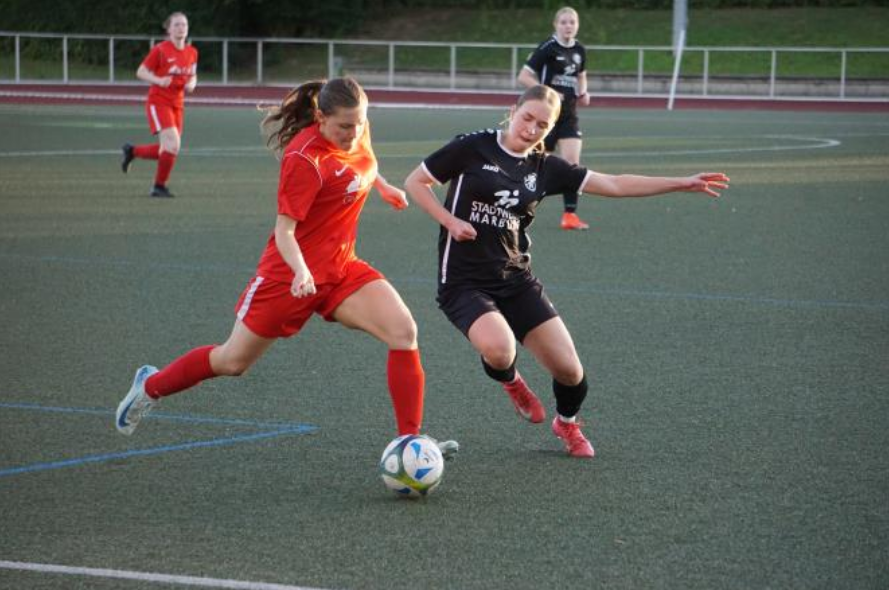 Erstes Pflichtspiel der Frauen endete torlos